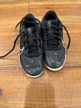 Nike Black and White Toddler Low-Top cleats